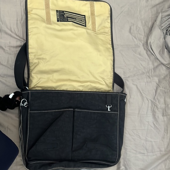 Authentic Vintage Kipling Messenger Bag in Black - Picture 2 of 11